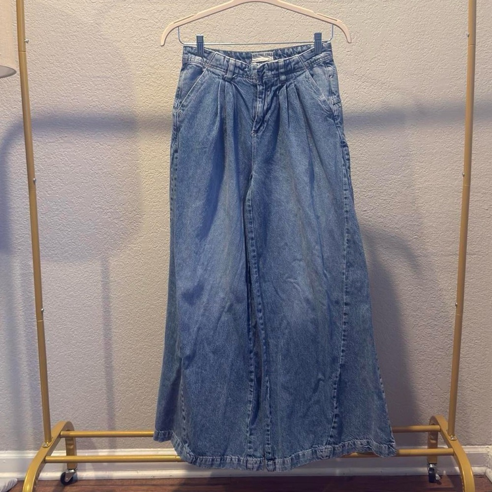 Free people size 26 Jeans wide leg